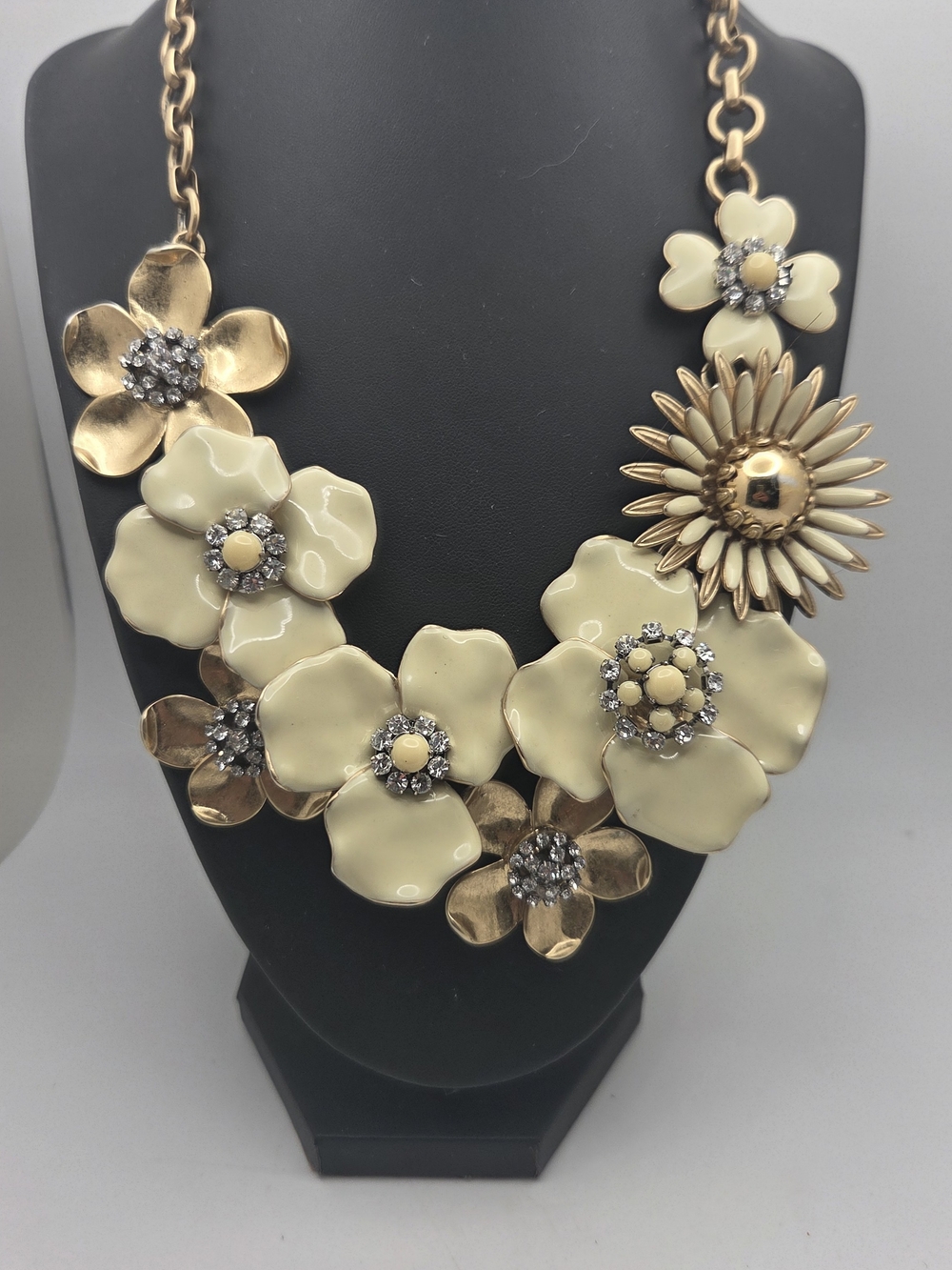 Stella & Dot Signed Cream Enamel & Gold Floral Cluster Statement Bib Necklace